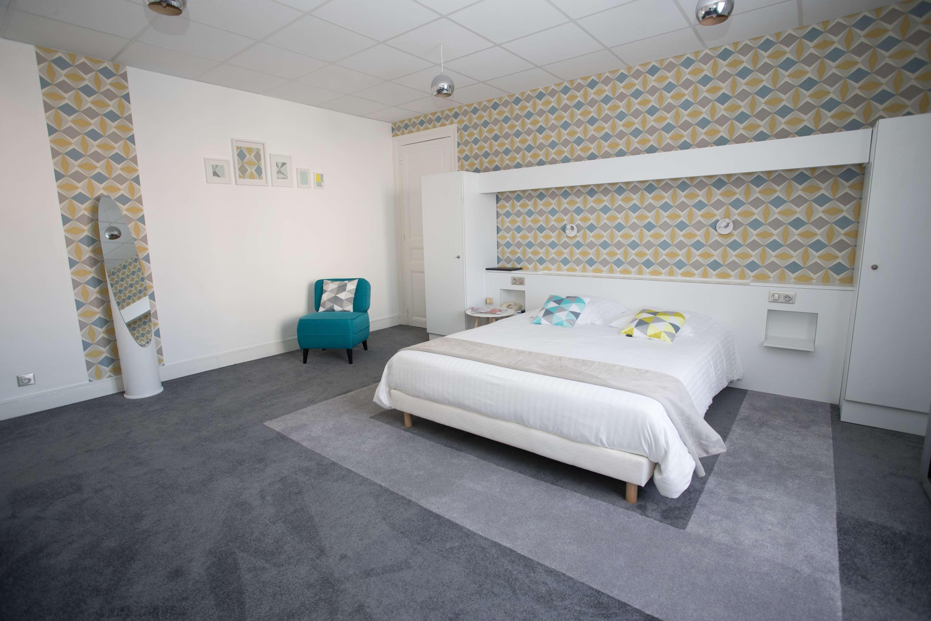 Continental Centre Hotel 3*